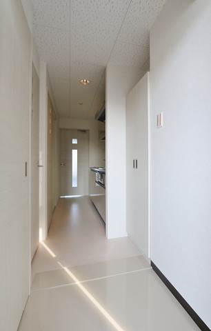 玄関　段差がないのでバリアフリー