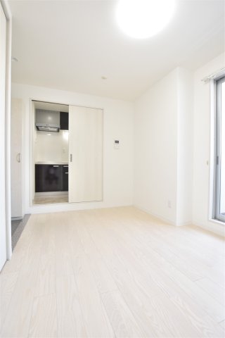 居室・リビング　画像は別号室。ご参考にどうぞ