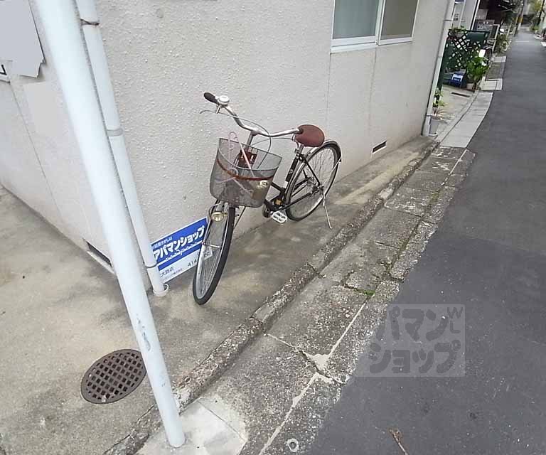 その他　自転車くらいなら駐輪可能です