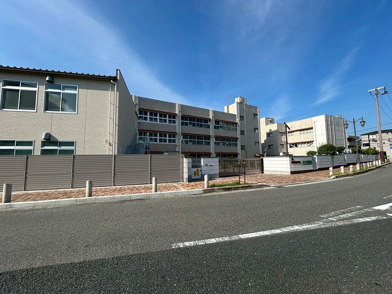 小学校　大阪狭山市立　東小学校（小学校）まで362m