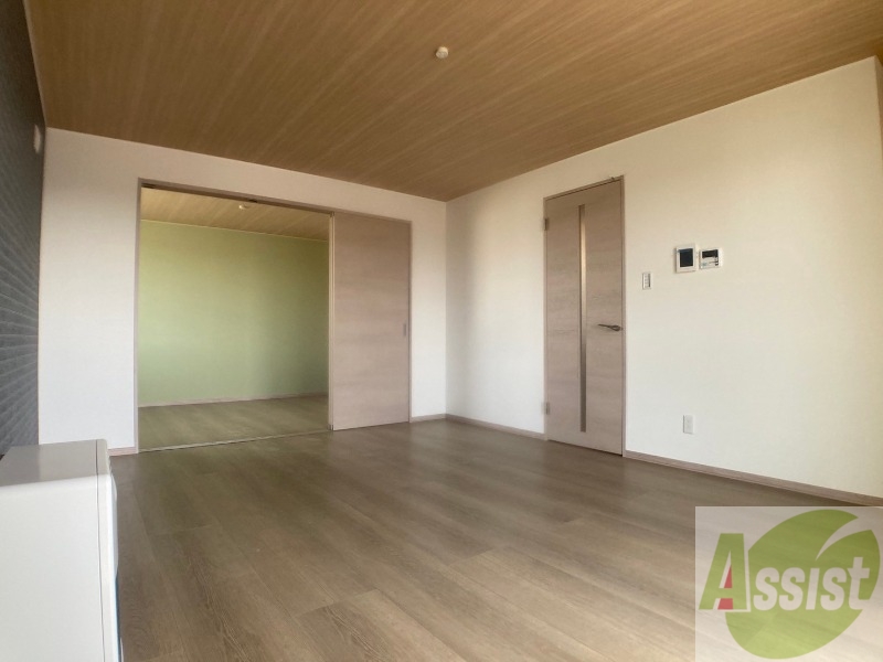 居室・リビング　広くてキレイなお部屋が広がっていて、充実した生活が送れそう。