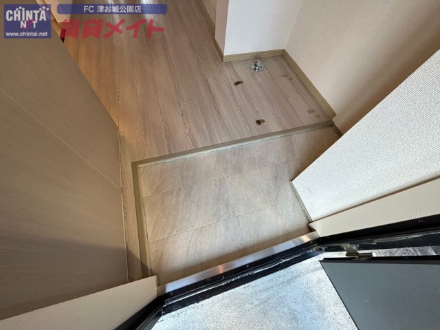 玄関　反転タイプ参考写真