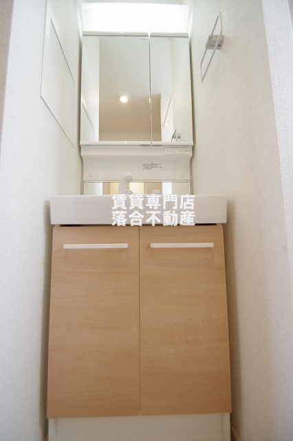 洗面設備　独立洗面化粧台付き