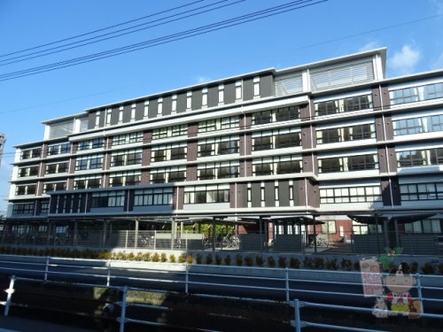 中学校　岡山市立桑田中学校（中学校）まで653m