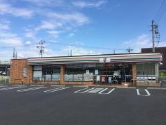 コンビニ　セブンイレブン（コンビニ）まで450m