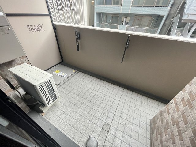 バルコニー　開放的で明るい空間を演出してくれるバルコニーです