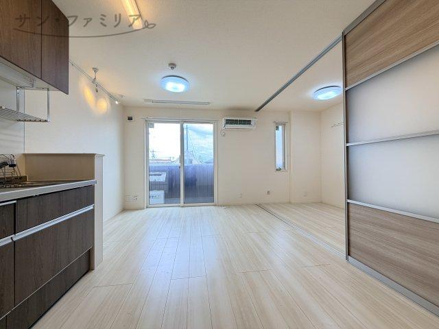 居室・リビング　同一物件別部屋写真