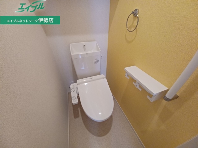 トイレ　同型反転タイプ画像