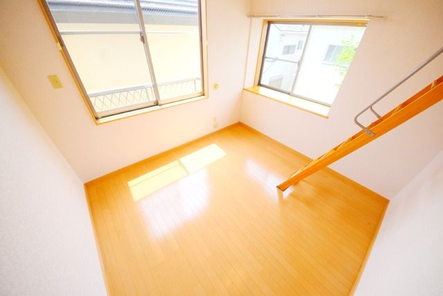 居室・リビング　★★日当たり良好の角部屋です★★