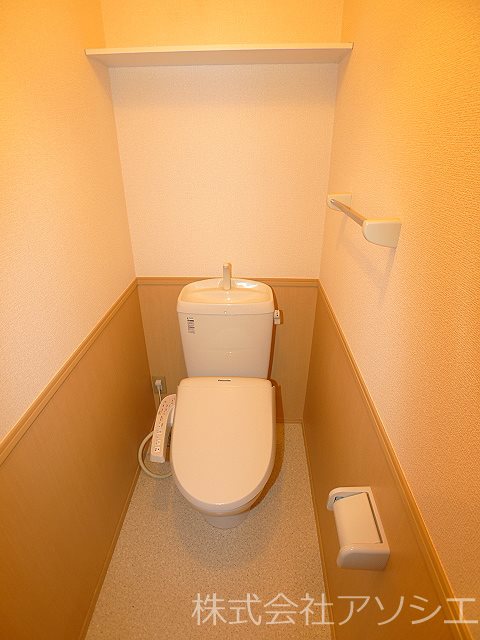 トイレ　ウォシュレット便座