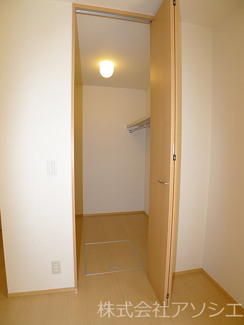 収納　ウォークインクローゼット