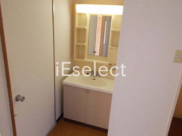 洗面設備　独立した洗面台です♪