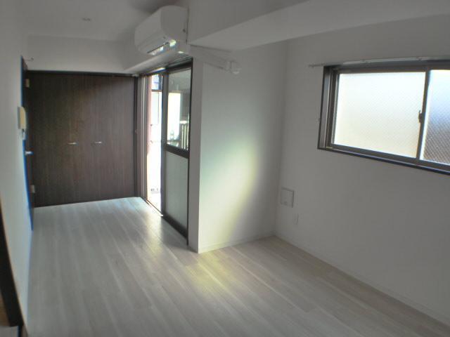 居室・リビング　明るいお部屋