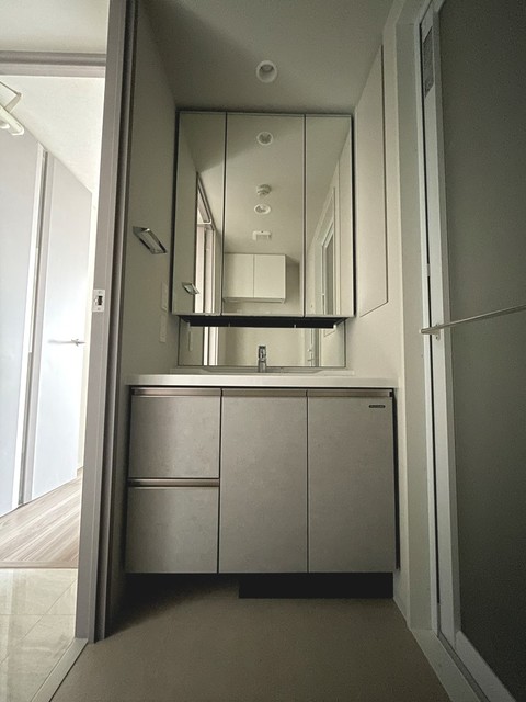 洗面設備　※写真は同タイプ住戸です。