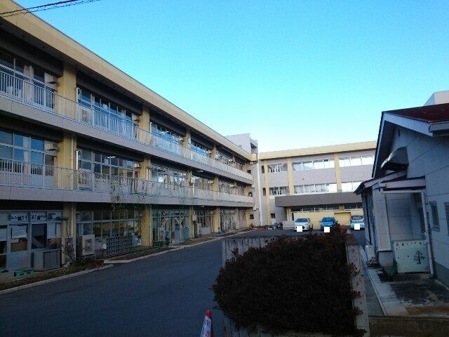 小学校　市立安中小学校（小学校）まで350m