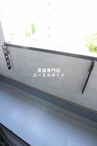 バルコニー　バルコニー付きで採光＆風通し良好！