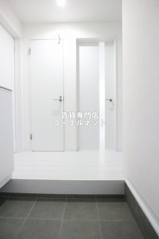 玄関　住まいの顔ともなる玄関