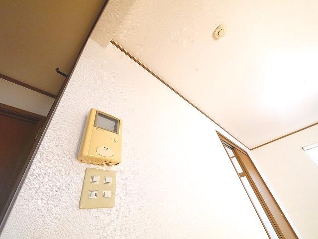 セキュリティ　モニター付きインターホン