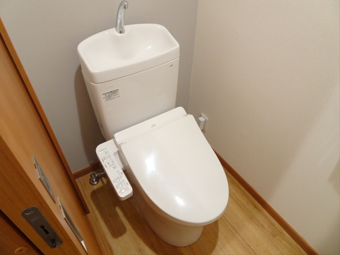 京王線 代田橋駅 徒歩5分 3階建 築41年のトイレ写真