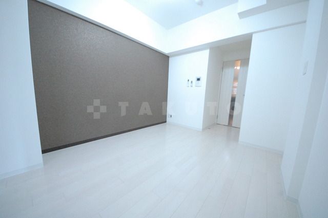 Luxe西長堀の居間写真