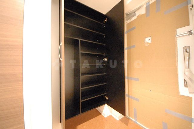 Luxe西長堀の玄関写真