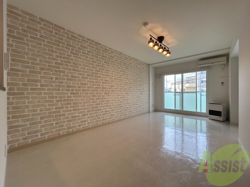 居室・リビング　広くてキレイなお部屋が広がっていて、充実した生活が送れそう。