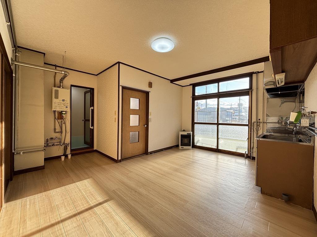 鴫原マンションの居間写真