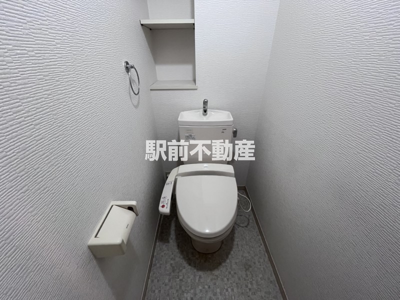 西鉄天神大牟田線 櫛原駅 徒歩15分 10階建 築19年のトイレ写真