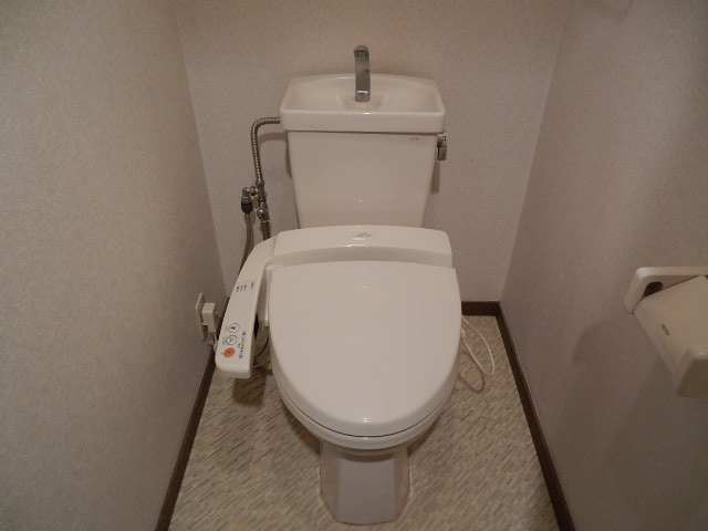 トイレ　※同タイプの参考写真です。