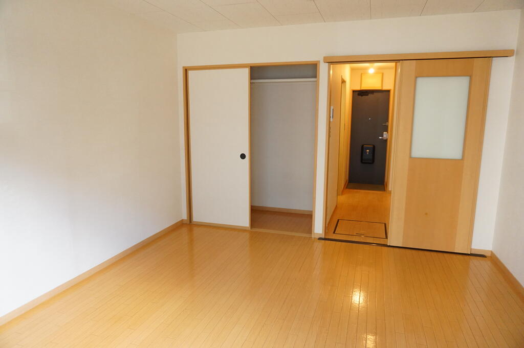 その他部屋・スペース　反対側から見た室内