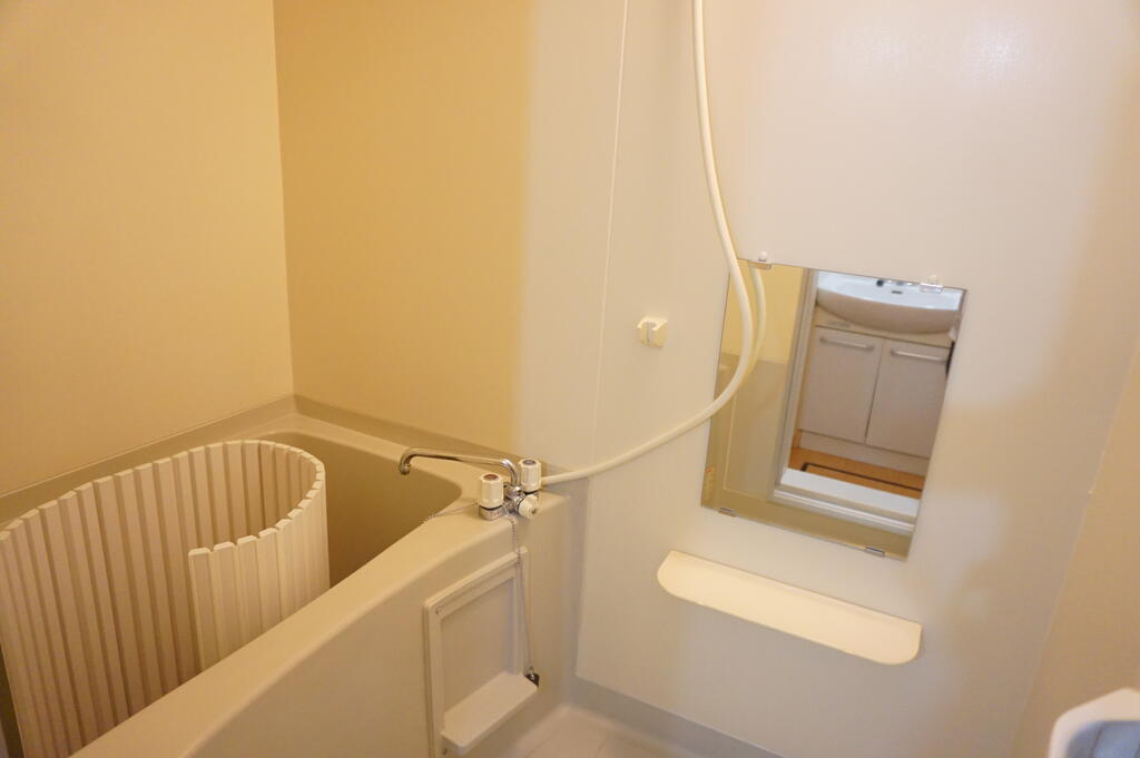 バス・シャワールーム　もちろんバス・トイレ別♪