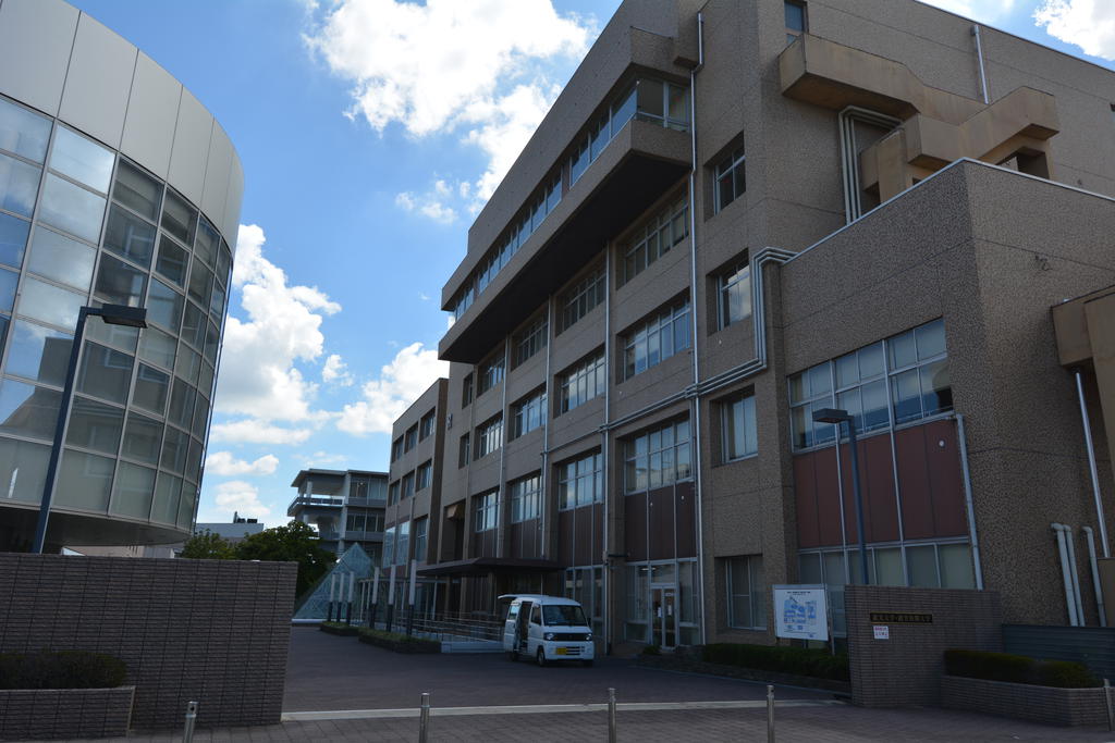 大学・短大　私立就実大学（大学・短大）まで486m