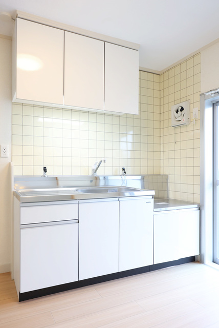 キッチン　コンパクトで使い勝手の良いキッチン