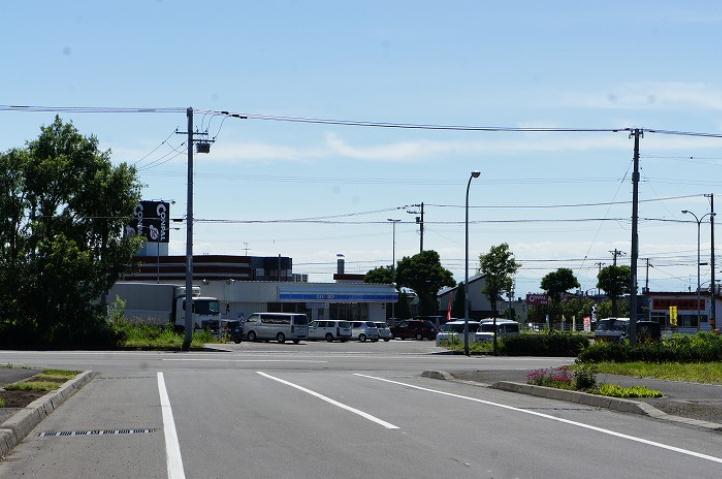 コンビニ　ローソン（コンビニ）まで693m