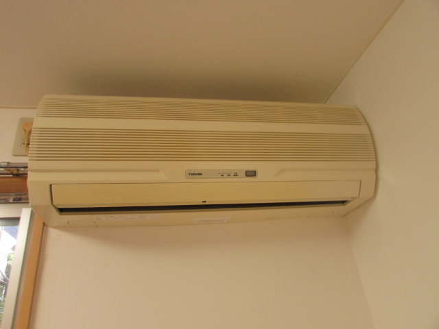 その他　エアコン1基