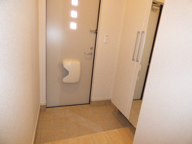 玄関　写真は別室です
