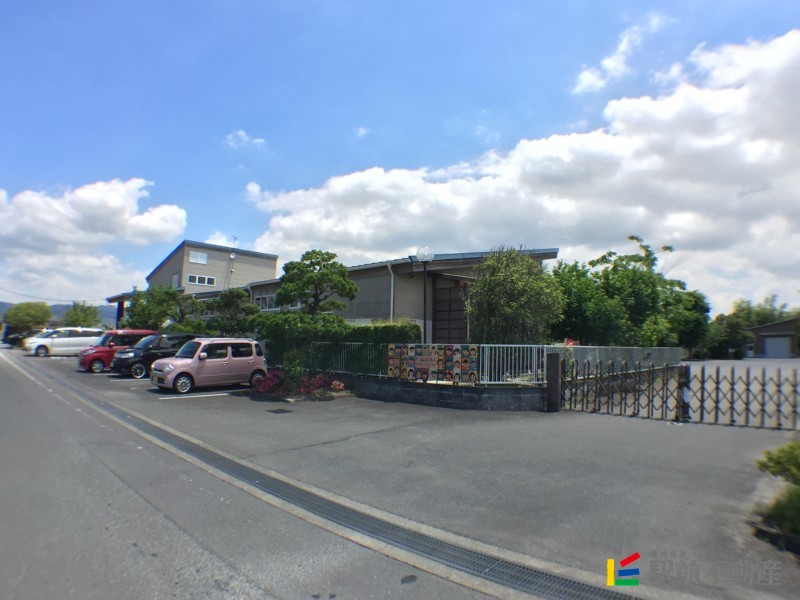 幼稚園・保育園　なずな保育園（幼稚園・保育園）まで300m