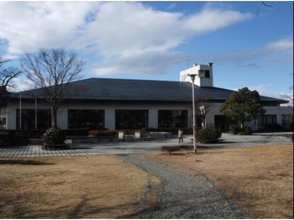 【シャトル城町の図書館】