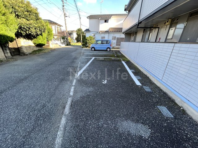 【レオパレストゥインクル砂川の駐車場】