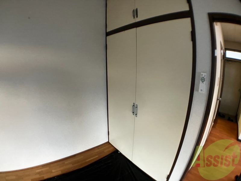 収納　クローゼットです。両開きになっています。