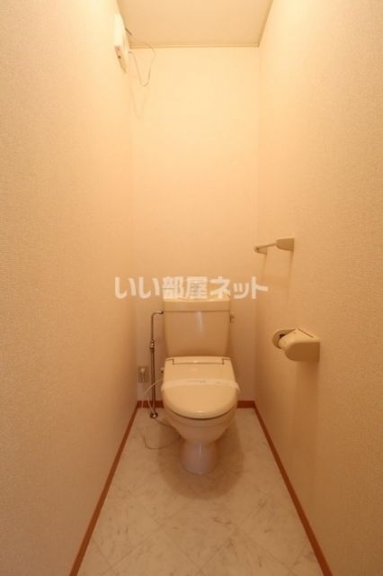 【上越市春日山町のアパートのトイレ】