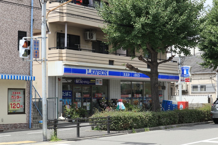 コンビニ　ローソン（コンビニ）まで470m