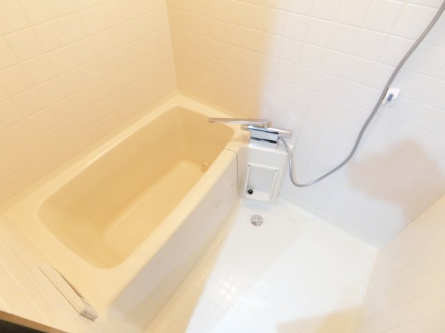 バス・シャワールーム　同マンション別部屋