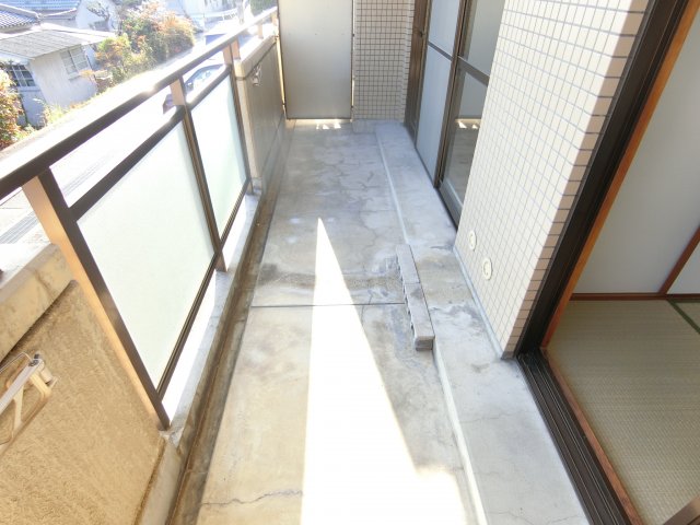バルコニー　同マンション別部屋