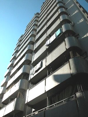 上馬マンションの建物外観