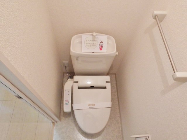 トイレ　シャワー付温便座！