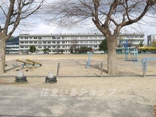 【広島市安佐北区可部のアパートの小学校】