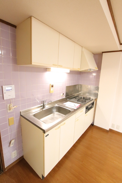 キッチン　３口ガスコンロ付き♪