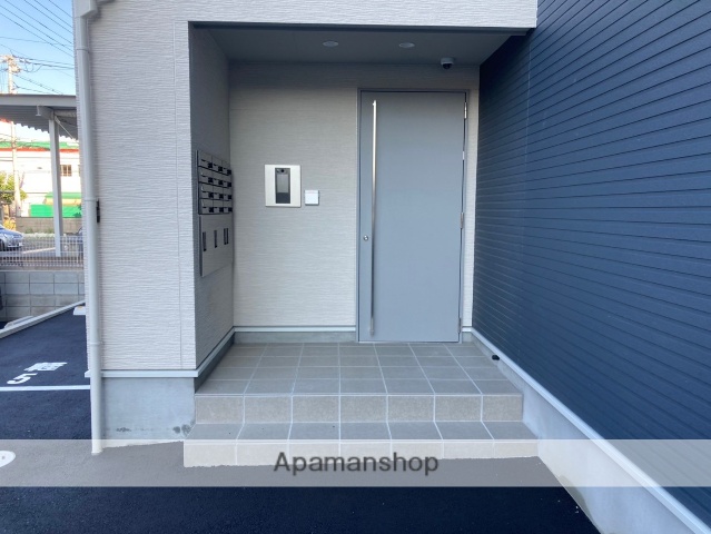 エントランス　駐車場