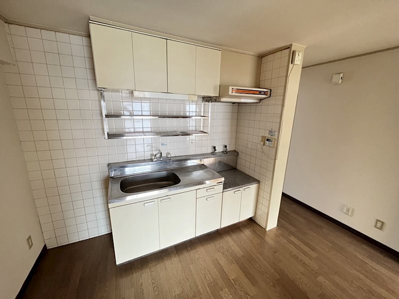 キッチン　※写真は別号室のものです。